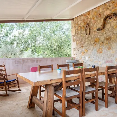Villa Miquel